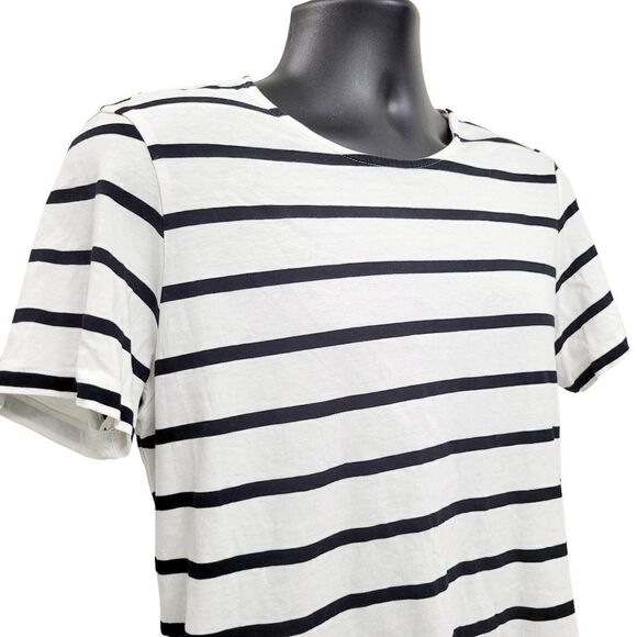 2/$20 Y2K Black & White Stripes Tee T-shirt Top Size: M - Picture 3 of 4